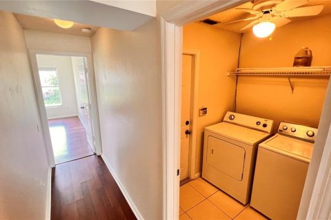 Casa en alquiler en Orlando, Florida, 4 dormitorios, 175.4 m2 № 1816930 - foto 11