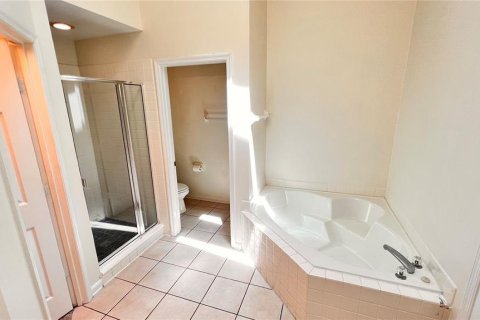 Casa en alquiler en Orlando, Florida, 4 dormitorios, 175.4 m2 № 1816930 - foto 17