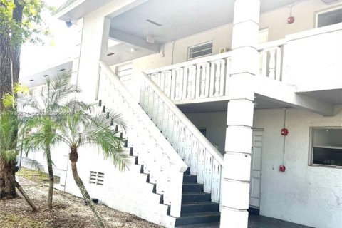 Apartment in Palmetto Bay, Florida 2 bedrooms, 74.41 sq.m. № 2003073 - photo 2