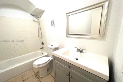 Apartment in Palmetto Bay, Florida 2 bedrooms, 74.41 sq.m. № 2003073 - photo 19