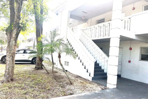 Apartment in Palmetto Bay, Florida 2 bedrooms, 74.41 sq.m. № 2003073 - photo 3