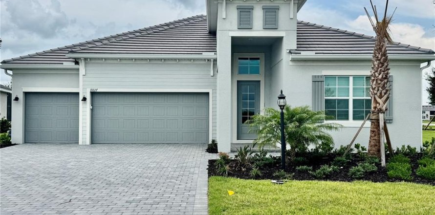 Villa ou maison à Lakewood Ranch, Floride 4 chambres, 254.92 m2 № 2204238