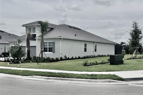 Villa ou maison à louer à Lakewood Ranch, Floride: 4 chambres, 254.92 m2 № 2204238 - photo 7