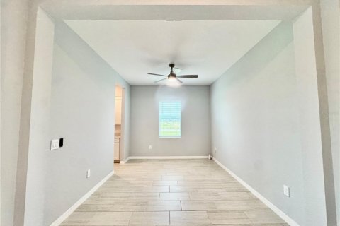 Villa ou maison à louer à Lakewood Ranch, Floride: 4 chambres, 254.92 m2 № 2204238 - photo 2