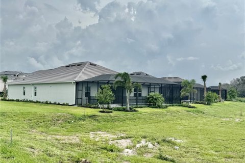 Villa ou maison à louer à Lakewood Ranch, Floride: 4 chambres, 254.92 m2 № 2204238 - photo 8
