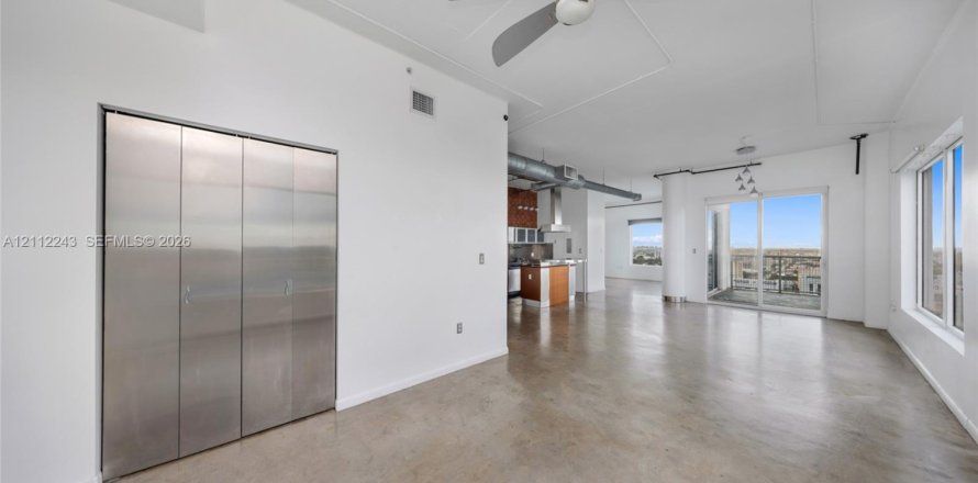 Condo à Miami, Floride, 2 chambres № 2432237