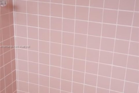 Купить виллу или дом в Лодерхилл, Флорида 1 комната, 123.28м2, № 2054920 - фото 12