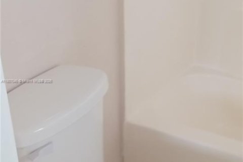 Купить виллу или дом в Лодерхилл, Флорида 1 комната, 123.28м2, № 2054920 - фото 8