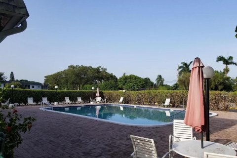 Condo in Margate, Florida, 1 bedroom № 2175454 - photo 11