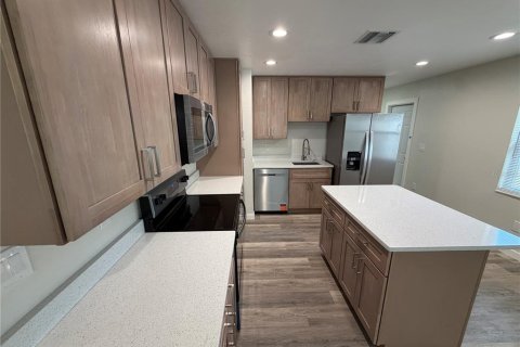 Villa ou maison à louer à Kissimmee, Floride: 3 chambres, 127.74 m2 № 2386332 - photo 10