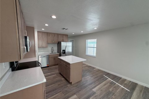 Villa ou maison à louer à Kissimmee, Floride: 3 chambres, 127.74 m2 № 2386332 - photo 11