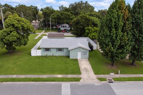 Villa ou maison à louer à Kissimmee, Floride: 3 chambres, 127.74 m2 № 2386332 - photo 3