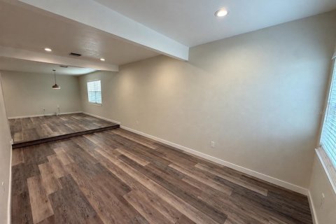 Villa ou maison à louer à Kissimmee, Floride: 3 chambres, 127.74 m2 № 2386332 - photo 4