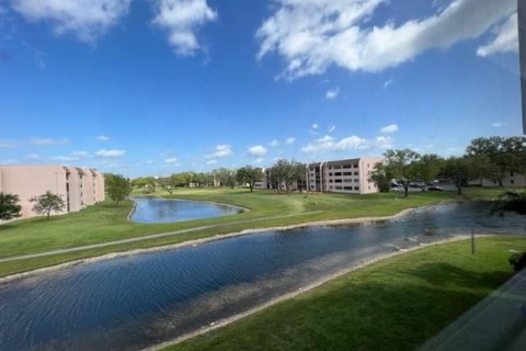 Copropriété à vendre à Sunrise, Floride: 2 chambres, 127.28 m2 № 2084832 - photo 22