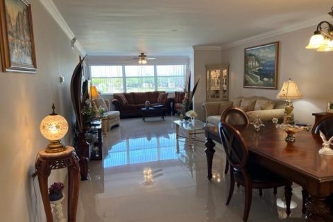 Copropriété à vendre à Sunrise, Floride: 2 chambres, 127.28 m2 № 2084832 - photo 8