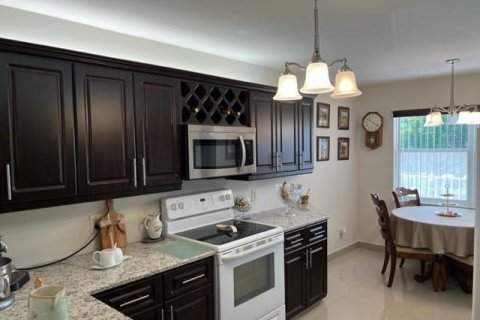 Copropriété à vendre à Sunrise, Floride: 2 chambres, 127.28 m2 № 2084832 - photo 4