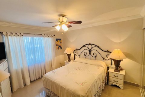 Copropriété à vendre à Sunrise, Floride: 2 chambres, 127.28 m2 № 2084832 - photo 28