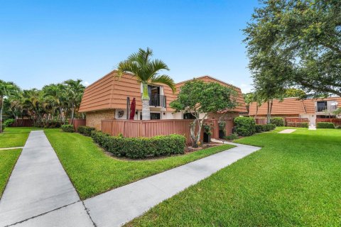 Touwnhouse à vendre à Deerfield Beach, Floride: 2 chambres, 114.83 m2 № 2265096 - photo 4
