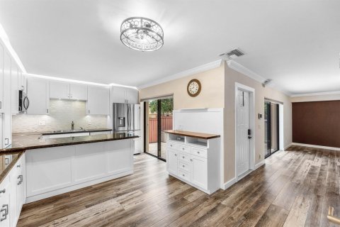 Touwnhouse à vendre à Deerfield Beach, Floride: 2 chambres, 114.83 m2 № 2265096 - photo 10