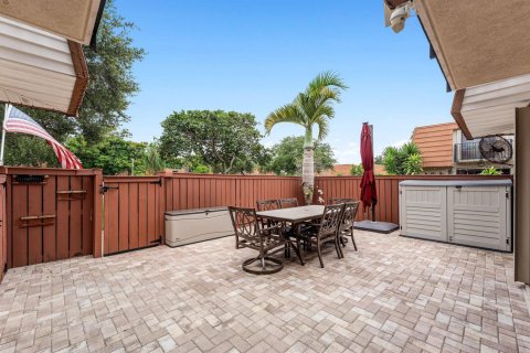 Touwnhouse à vendre à Deerfield Beach, Floride: 2 chambres, 114.83 m2 № 2265096 - photo 5