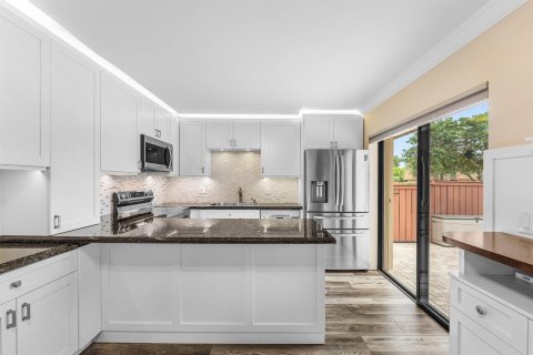 Touwnhouse à vendre à Deerfield Beach, Floride: 2 chambres, 114.83 m2 № 2265096 - photo 9
