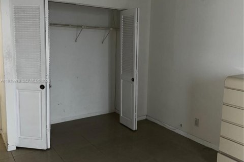 Купить кондоминиум в Холливуд, Флорида 2 спальни, 117.99м2, № 2088777 - фото 16