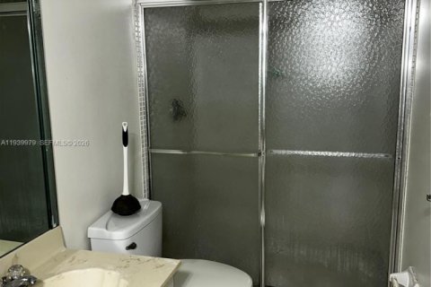 Купить кондоминиум в Холливуд, Флорида 2 спальни, 117.99м2, № 2088777 - фото 18