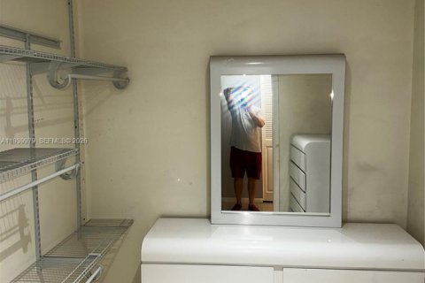Купить кондоминиум в Холливуд, Флорида 2 спальни, 117.99м2, № 2088777 - фото 12