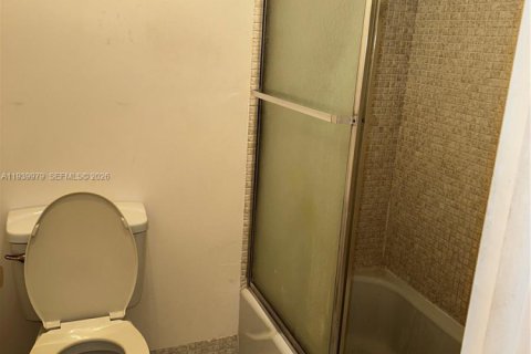 Купить кондоминиум в Холливуд, Флорида 2 спальни, 117.99м2, № 2088777 - фото 21