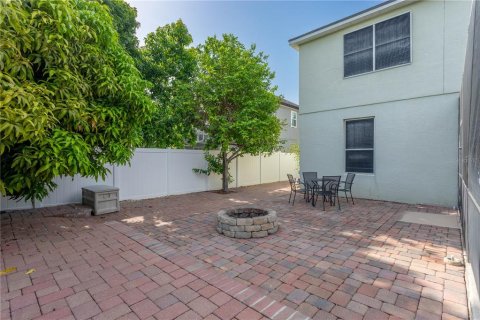 House in Oviedo, Florida 4 bedrooms, 293.2 sq.m. № 1780897 - photo 6