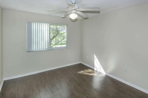 Condo in West Palm Beach, Florida, 1 bedroom  № 2250479 - photo 11