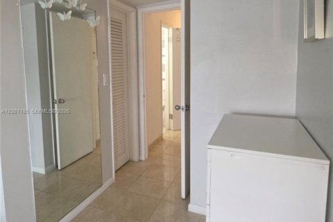 Copropriété à louer à Miami, Floride: 1 chambre, 76.64 m2 № 2065375 - photo 8