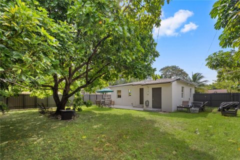 Villa ou maison à vendre à South Miami, Floride: 2 chambres, 76.64 m2 № 1949778 - photo 3