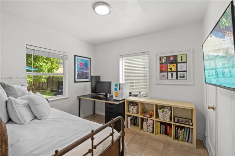 Villa ou maison à vendre à South Miami, Floride: 2 chambres, 76.64 m2 № 1949778 - photo 7