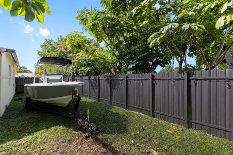 Villa ou maison à vendre à South Miami, Floride: 2 chambres, 76.64 m2 № 1949778 - photo 13