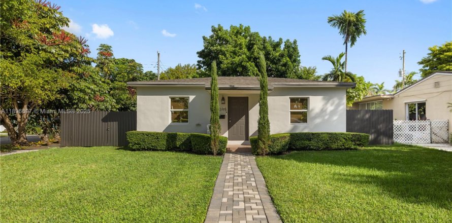 Villa ou maison à South Miami, Floride 2 chambres, 76.64 m2 № 1949778