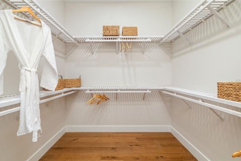 Купить виллу или дом в Сарасота, Флорида 12 комнат, 267.19м2, № 1688465 - фото 27