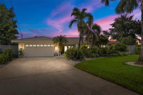 Casa en venta en Saint Petersburg, Florida, 3 dormitorios, 312.15 m2 № 1336680 - foto 13