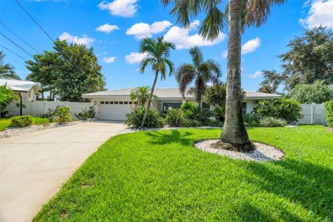 Casa en venta en Saint Petersburg, Florida, 3 dormitorios, 312.15 m2 № 1336680 - foto 14