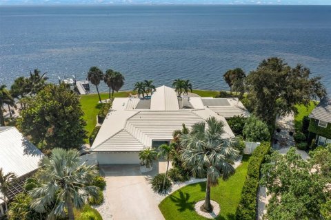 Casa en venta en Saint Petersburg, Florida, 3 dormitorios, 312.15 m2 № 1336680 - foto 1