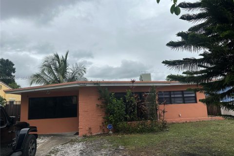 Купить виллу или дом в Холливуд, Флорида 3 спальни, 146.6м2, № 2004040 - фото 2