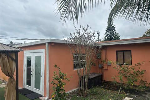 Купить виллу или дом в Холливуд, Флорида 3 спальни, 146.6м2, № 2004040 - фото 12