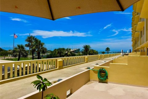 Condo in Belleair Bluffs, Florida, 2 bedrooms  № 1783248 - photo 29
