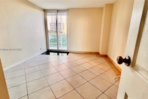 Condo in Sunny Isles Beach, Florida, 2 bedrooms  № 1951561 - photo 4