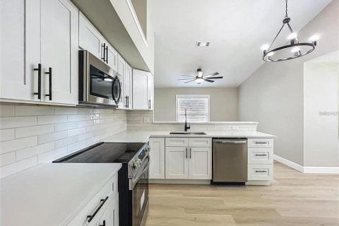 Villa ou maison à vendre à Orlando, Floride: 3 chambres, 126.9 m2 № 2411646 - photo 16