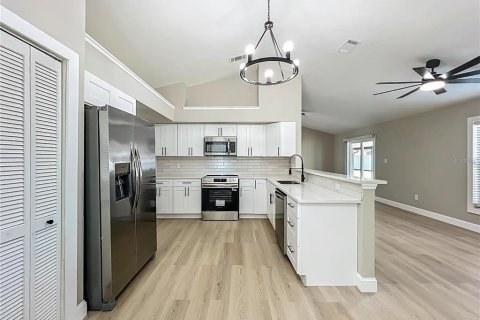 Villa ou maison à vendre à Orlando, Floride: 3 chambres, 126.9 m2 № 2411646 - photo 13