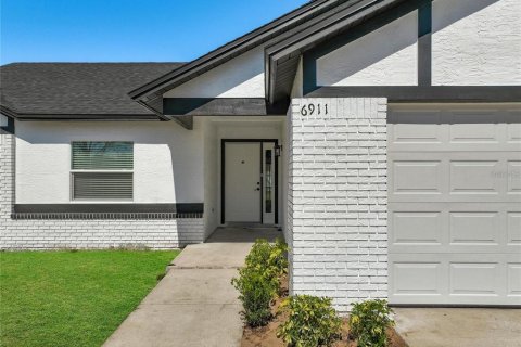 Villa ou maison à vendre à Orlando, Floride: 3 chambres, 126.9 m2 № 2411646 - photo 3