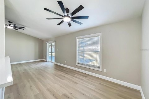 Villa ou maison à vendre à Orlando, Floride: 3 chambres, 126.9 m2 № 2411646 - photo 8