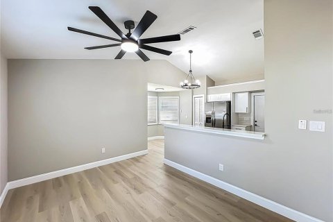 Villa ou maison à vendre à Orlando, Floride: 3 chambres, 126.9 m2 № 2411646 - photo 10