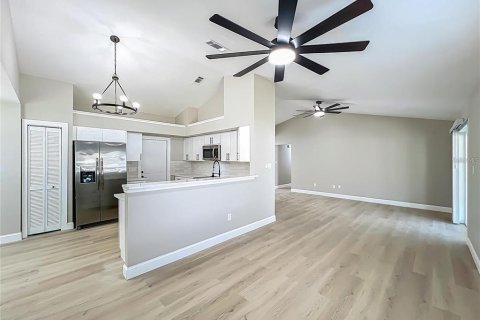 Villa ou maison à vendre à Orlando, Floride: 3 chambres, 126.9 m2 № 2411646 - photo 11